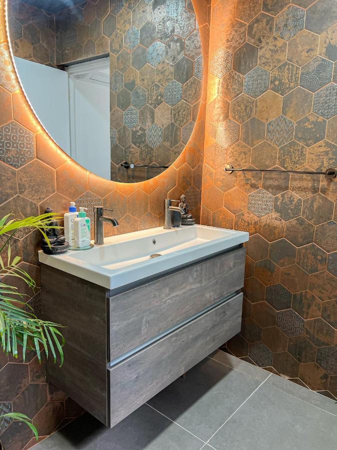 Lama Y Solo Unique Private Room Walking Distance To The Beach Palm Beach Ngoại thất bức ảnh