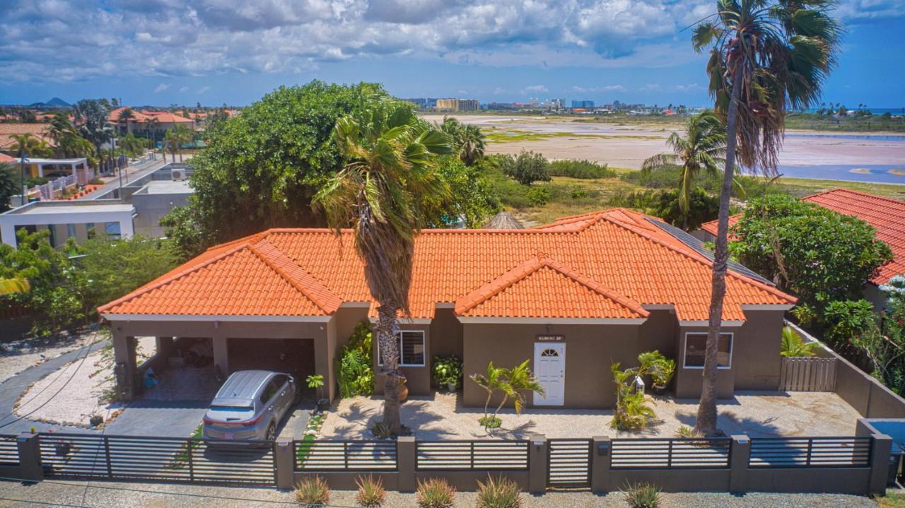 Lama Y Solo Unique Private Room Walking Distance To The Beach Palm Beach Ngoại thất bức ảnh